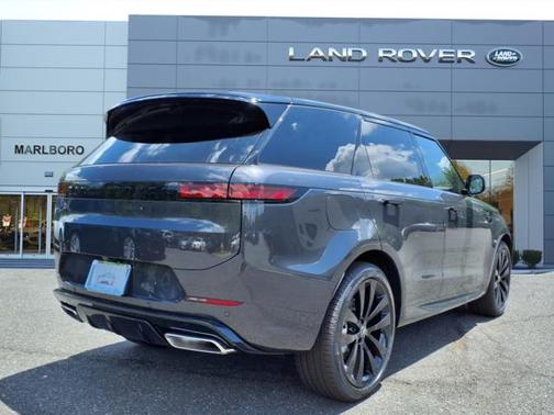2025 Land Rover Range Rover Sport SE