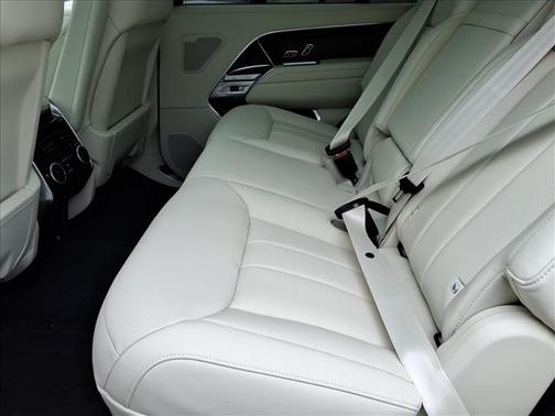 2026 Land Rover Range Rover P530 SE 7 Seat