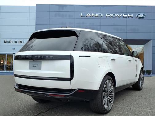 2026 Land Rover Range Rover P530 SE 7 Seat