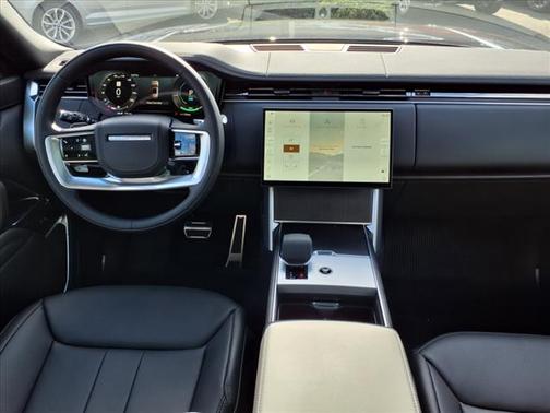 2025 Land Rover Range Rover P550e SE