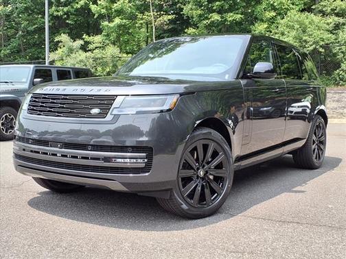 2025 Land Rover Range Rover SE LWB