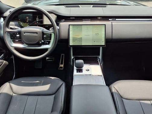 2025 Land Rover Range Rover SE LWB