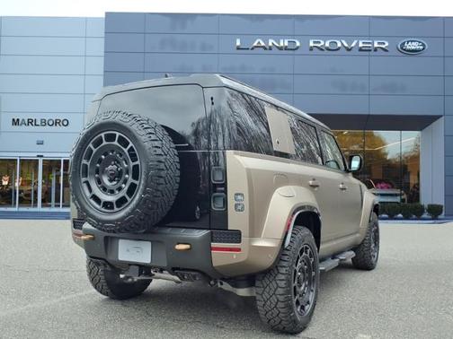 2026 Land Rover Defender 110 V8