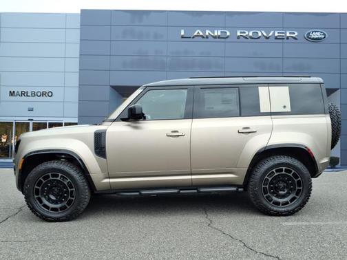 2026 Land Rover Defender 110 V8