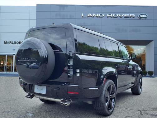 2025 Land Rover Defender V8
