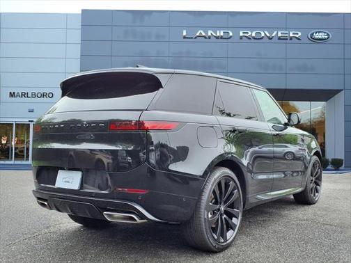2025 Land Rover Range Rover Sport SE