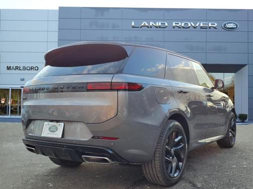 2025 Land Rover Range Rover Sport SE