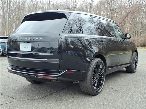 2026 Land Rover Range Rover P400 SE 7 Seat