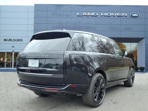 2026 Land Rover Range Rover P400 SE 7 Seat