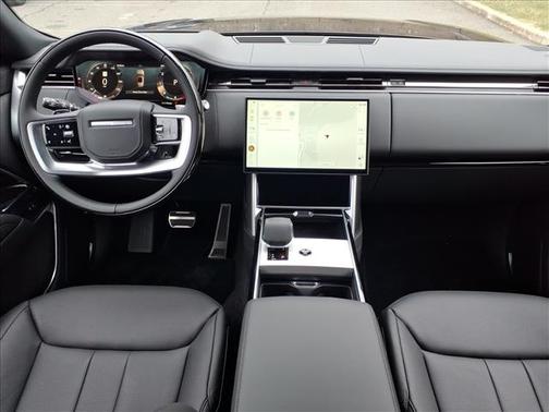 2026 Land Rover Range Rover P400 SE 7 Seat