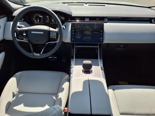 2026 Land Rover Range Rover Velar P250 SE R-Dynamic