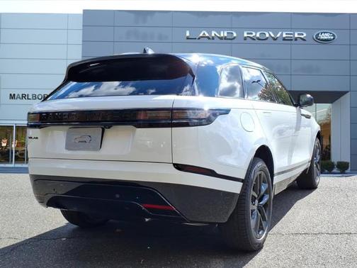 2026 Land Rover Range Rover Velar P250 SE R-Dynamic