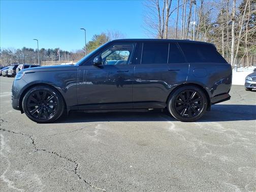 2026 Land Rover Range Rover P550e SE