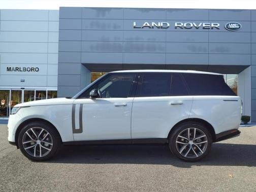 2025 Land Rover Range Rover SE