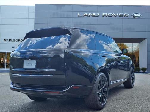 2025 Land Rover Range Rover SE