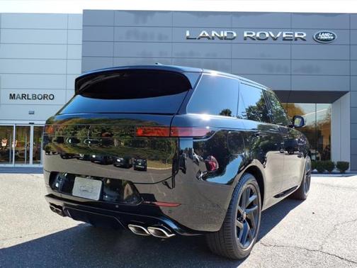 2025 Land Rover Range Rover Sport SE