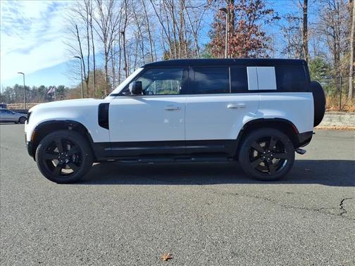 2026 Land Rover Defender 110 V8