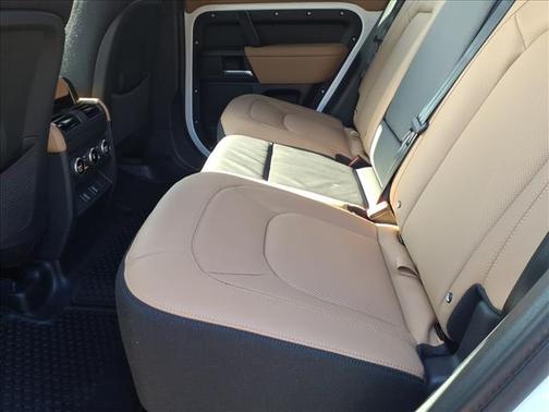 2026 Land Rover Defender 110 V8