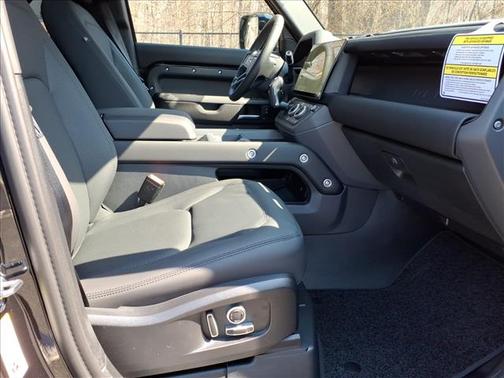 Santorini Black Metallic 2026 Land Rover Defender P300 S