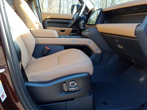 2026 Land Rover Defender P400 X-Dynamic SE