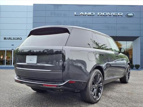 2025 Land Rover Range Rover SE LWB