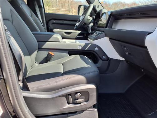 2025 Land Rover Defender 110 S