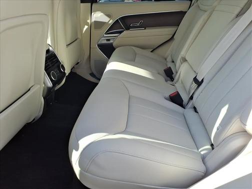 2026 Land Rover Range Rover P400 SE