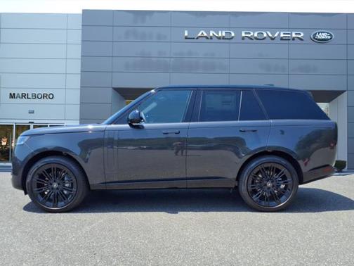 2025 Land Rover Range Rover P400 SE