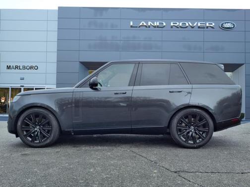 2025 Land Rover Range Rover P530 SE