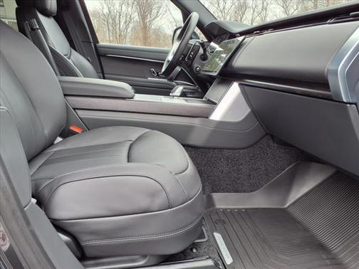 2025 Land Rover Range Rover P530 SE