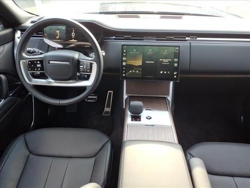 2025 Land Rover Range Rover P400 SE 7 Seat