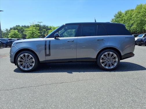 2025 Land Rover Range Rover P400 SE