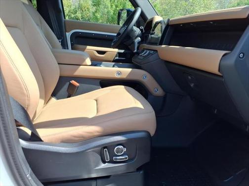 2025 Land Rover Defender 130 S
