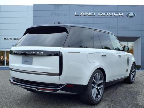 2025 Land Rover Range Rover P400 SE
