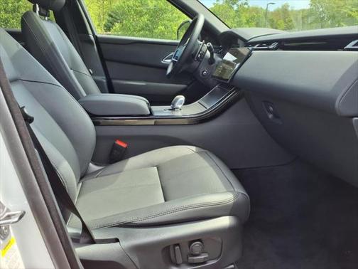 2025 Land Rover Range Rover Velar P250 SE R-Dynamic