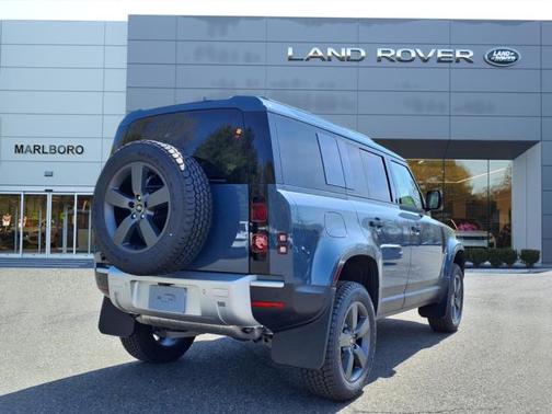 2025 Land Rover Defender 110 P300