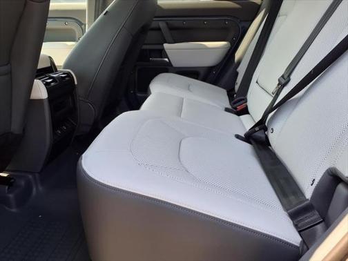 2025 Land Rover Defender 110 S