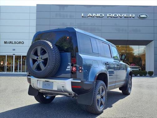 2025 Land Rover Defender 110 S