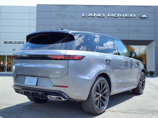 2025 Land Rover Range Rover Sport SE