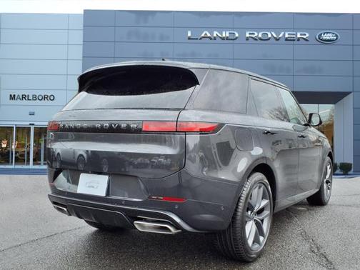 2025 Land Rover Range Rover Sport SE
