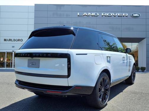 2025 Land Rover Range Rover SE LWB
