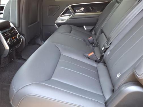 2025 Land Rover Range Rover SE LWB