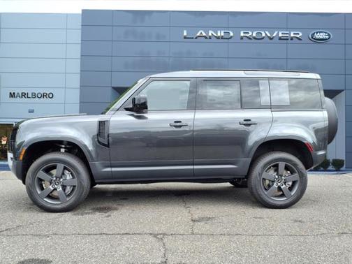 2025 Land Rover Defender 110 P300