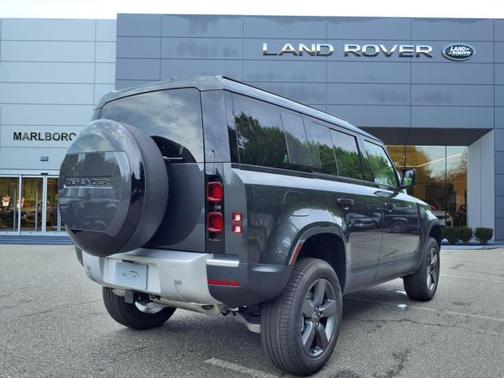 2025 Land Rover Defender 110 P300
