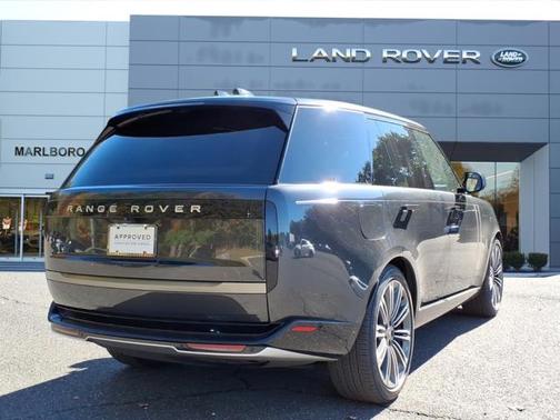 2025 Land Rover Range Rover P400 SE