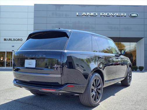 2025 Land Rover Range Rover SE LWB