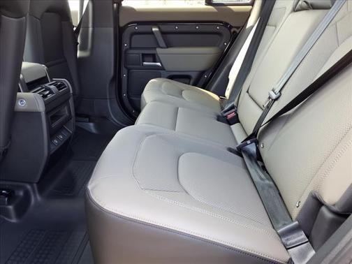 2025 Land Rover Defender 110 S