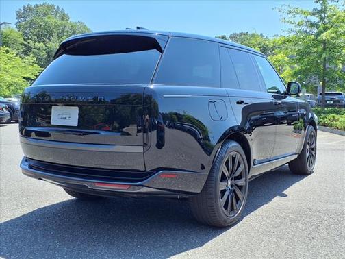 2025 Land Rover Range Rover P550e SE