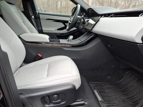 Santorini Black Metallic 2026 Land Rover Range Rover Evoque Core S