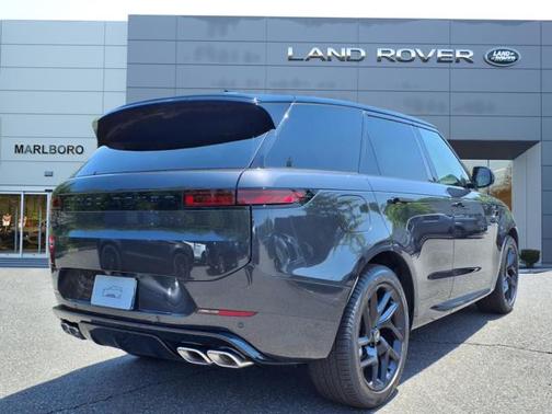 2025 Land Rover Range Rover Sport SE